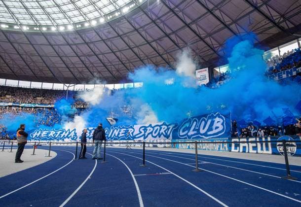 Soccer, Men, Season 2025 2026, 2 Bundesliga 11 Matchday , Hertha BSC Dynamo Dresden, Hertha fans set off pyrotechnics, 01 11 2025, Copyright: xSebastianxRäppold MatthiasxKochx