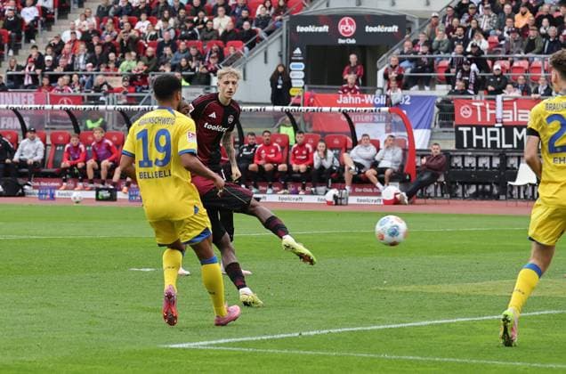 01 11 2025 Soccer Season 2025 2026 2 Soccer Bundesliga 11 Matchday 1 FC Nürnberg FCN Club Eintracht Braunschweig EBS BTSV Sportfoto Zink DaMa xdaxmax DFL regulations prohibit any use of photographs as image sequences and or quasi video only for editorial use Goal Goal Score Goal Shot to 1 0 Goalscorer Mohamed Ali Zoma 23, 1 FC Nürnberg FCN
