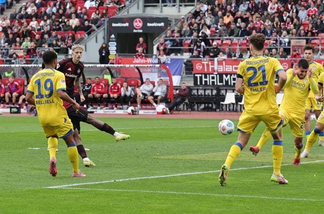 01 11 2025 Soccer Season 2025 2026 2 Soccer Bundesliga 11 Matchday 1 FC Nürnberg FCN Club Eintracht Braunschweig EBS BTSV Sportfoto Zink DaMa xdaxmax DFL regulations prohibit any use of photographs as image sequences and or quasi video only for editorial use Goal Goal Score Goal Shot to 1 0 Goalscorer Mohamed Ali Zoma 23, 1 FC Nürnberg FCN
