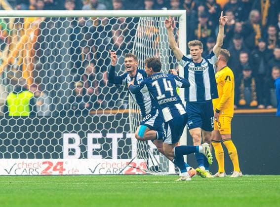 Soccer, Men, Season 2025 2026, 2 Bundesliga 11 Matchday , Hertha BSC Dynamo Dresden, f l Michael Cuisance Hertha BSC , Maurice Krattenmacher Hertha BSC , Luca Schuler Hertha BSC , Cheering after goal to 1 0, 01 11 2025, Copyright: xSebastianxRäppold MatthiasxKochx