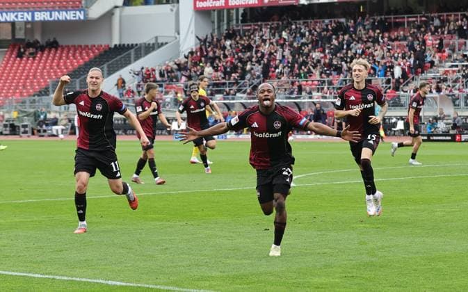 01 11 2025 Soccer Season 2025 2026 2 Soccer Bundesliga 11 Matchday 1 FC Nürnberg FCN Club Eintracht Braunschweig EBS BTSV Sportfoto Zink DaMa xdaxmax DFL regulations prohibit any use of photographs as image sequences and or quasi video only for editorial use Jubel Freude Torjubel nach Tor zum 1 0 Artem Stepanov 11, 1 FC Nuremberg FCN Mohamed Ali Zoma 23, 1 FC Nuremberg FCN Tim Drexler 15, 1 FC Nuremberg FCN cheers Goalscorer Mohamed Ali Zoma 23, 1 FC Nuremberg FCN