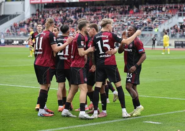 01 11 2025 Soccer Season 2025 2026 2 Soccer Bundesliga 11 Matchday 1 FC Nürnberg FCN Club Eintracht Braunschweig EBS BTSV Sportfoto Zink DaMa xdaxmax DFL regulations prohibit any use of photographs as image sequences and or quasi video only for editorial use Jubel Freude Torjubel nach Tor zum 1 0 Mohamed Ali Zoma 23, 1 FC Nürnberg FCN jubelt freut sich Torschütze Mohamed Ali Zoma 23, 1 FC Nürnberg FCN