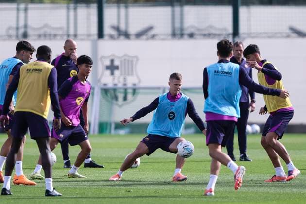 November 1, 2025, Sant Joan Despi, Barcelona, SPAIN: Dani Olmo during the training day of FC Barcelona, Barca ahead the Spanish League, La Liga EA Sports, football match against Elche CF at Ciudad Esportiva Joan Gamper on November 01, 2025 in Sant Joan Despi, Barcelona, Spain. Sant Joan Despi SPAIN - ZUMAa181 20251101_zaa_a181_023 Copyright: xJavierxBorregox