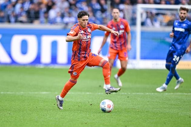 01 11 2025, Football, 2 Bundesliga, Season 2025 2026, Matchday 11, Karlsruher SC FC Schalke 04, Soufiane El Faouzi FC Schalke 04 xRHR PHOTO YYx Copyright: KROEGER RHR-FOTOx RHR-FOTO YY
