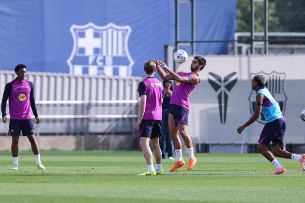 November 1, 2025, Sant Joan Despi, Barcelona, SPAIN: Ferran Torres during the training day of FC Barcelona, Barca ahead the Spanish League, La Liga EA Sports, football match against Elche CF at Ciudad Esportiva Joan Gamper on November 01, 2025 in Sant Joan Despi, Barcelona, Spain. Sant Joan Despi SPAIN - ZUMAa181 20251101_zaa_a181_035 Copyright: xJavierxBorregox