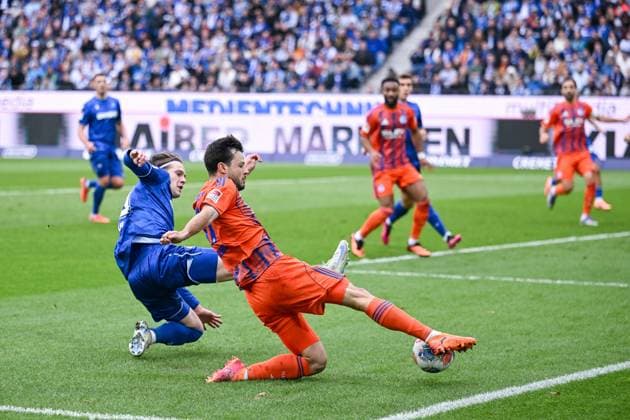 01 11 2025, Football, 2 Bundesliga, Season 2025 2026, Matchday 11, Karlsruher SC FC Schalke 04, Adrian Gantenbein FC Schalke 04 xRHR PHOTO YYx Copyright: KROEGER RHR-FOTOx RHR-FOTO YY