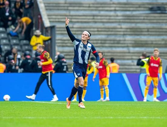 Soccer, Men, Season 2025 2026, 2 Bundesliga 11 Matchday , Hertha BSC Dynamo Dresden, Fabian Reese Hertha BSC , Cheering after goal to 2 0, 01 11 2025, Copyright: xSebastianxRäppold MatthiasxKochx
