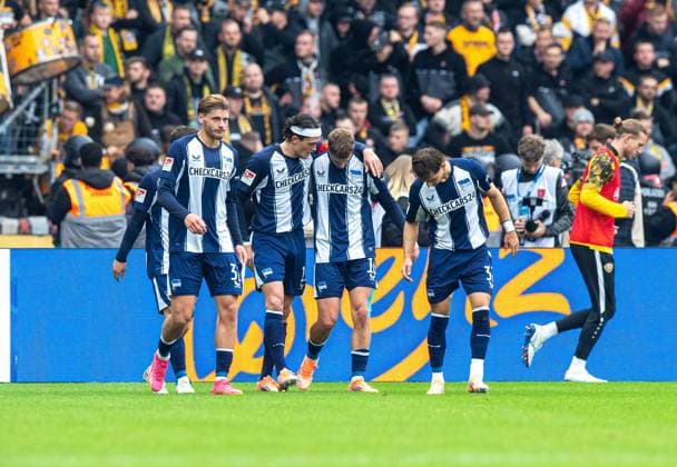 Soccer, Men, Season 2025 2026, 2 Bundesliga 11 Matchday , Hertha BSC Dynamo Dresden, f l Marton Dardai Hertha BSC , Fabian Reese Hertha BSC , Michael Cuisance Hertha BSC , Michal Karbownik Hertha BSC , Celebration after goal to 2 0, 01 11 2025, Copyright: xSebastianxRäppold MatthiasxKochx