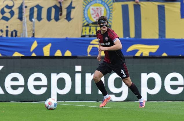 01 11 2025 Soccer Season 2025 2026 2 Soccer Bundesliga 11 Matchday 1 FC Nürnberg FCN Club Eintracht Braunschweig EBS BTSV Sportfoto Zink DaMa xdaxmax DFL regulations prohibit any use of photographs as image sequences and or quasi video only for editorial use Fabio Gruber 4, 1 FC Nürnberg FCN Freisteller Einzelbild
