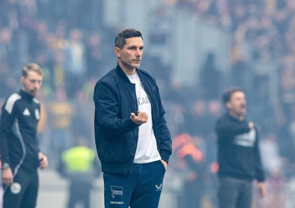 Soccer, Men, Season 2025 2026, 2 Bundesliga 11 Matchday , Hertha BSC Dynamo Dresden, Coach Stefan Leitl Hertha BSC , 01 11 2025, Copyright: xSebastianxRäppold MatthiasxKochx