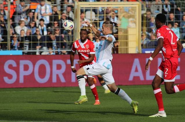Football, Men, 3 Liga, Season 2025 2026, TSV 1860 Munich FC Energie Cottbus, Grünwalder Stadion Sigurd Haugen TSV 1860 Munich with ball in attack