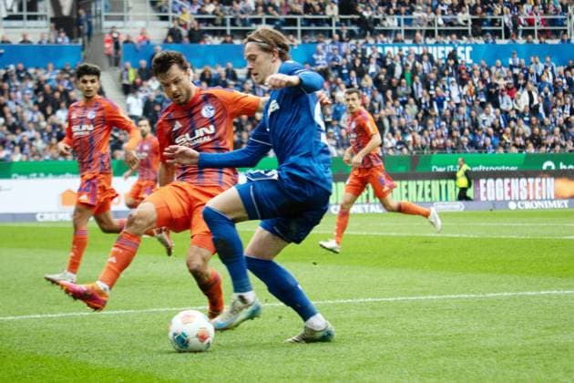 01 11 25 Karlsruher SC FC Schalke 04 Germany, Karlsruhe, 01 11 2025, Soccer, 2 Bundesliga, Season 2025 2026, Karlsruher SC FC Schalke 04 v l Adrian Gantenbein FC Schalke 04 , David Herold Karlsruher SC