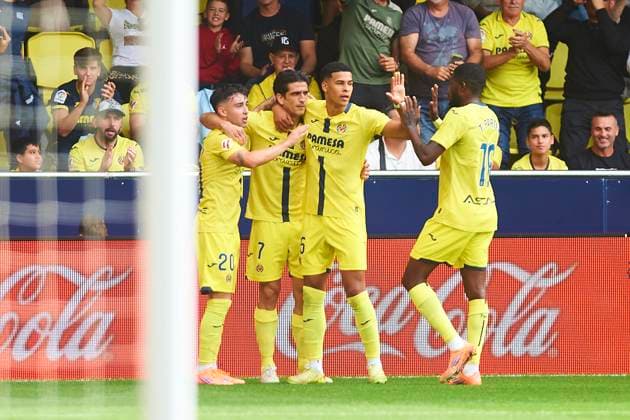 Villarreal players celebrates the goal of Gerard Moreno (Villarreal CF) during the LaLiga EA Sports match between Villarreal CF and Rayo Vallecano at Estadio de la Ceramica on November 1, 2025 in Villarreal, Spain. (Photo by Maria Jose Segovia DeFodi Images) Villarreal players celebrates the goal of Gerard Moreno Villarreal CF during the LaLiga EA Sports match between Villarreal CF and Rayo Vallecano at Estadio de la Ceramica on November 1, 2025 in Villarreal, Spain Photo by Maria Jose Segovia DeFodi Images