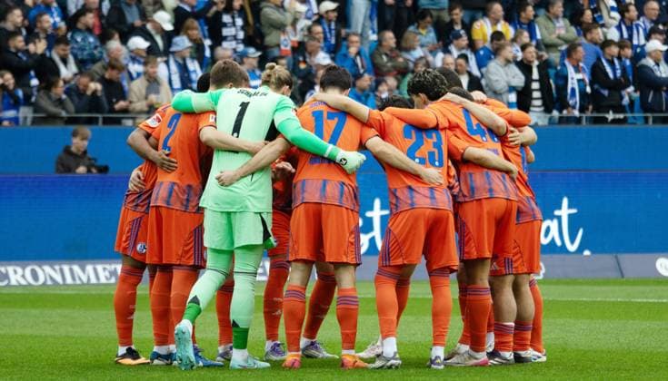 01 11 25 Karlsruher SC FC Schalke 04 Germany, Karlsruhe, 01 11 2025, Football, 2 Bundesliga, Season 2025 2026, Karlsruher SC FC Schalke 04 Team Team FC Schalke 04 Player squad