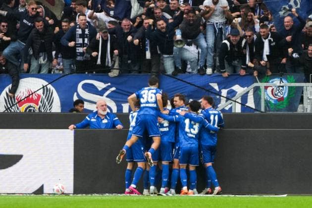 2 Bundesliga, Karlsruher SC vs FC Schalke 05, 01 11 2025 Goalcelebration for Karlsruher SC 1 1 Marcel Beifus Karlsruher SC, 4 2 Bundesliga, Karlsruher SC vs FC Schalke 05, BBBank Wildpark Karlsruhe, 01 11 2025 DFB DFL REGULATIONS PROHIBIT ANY USE OF PHOTOGRAPHS AS IMAGE SEQUENCES AND OR QUASI VIDEO Copyright: xBEAUTIFULxSPORTS Boscox