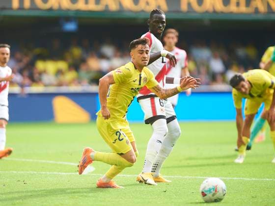 Alberto Moleriro (Villarreal CF) during the LaLiga EA Sports match between Villarreal CF and Rayo Vallecano at Estadio de la Ceramica on November 1, 2025 in Villarreal, Spain. (Photo by Maria Jose Segovia DeFodi Images) Alberto Moleriro Villarreal CF during the LaLiga EA Sports match between Villarreal CF and Rayo Vallecano at Estadio de la Ceramica on November 1, 2025 in Villarreal, Spain Photo by Maria Jose Segovia DeFodi Images