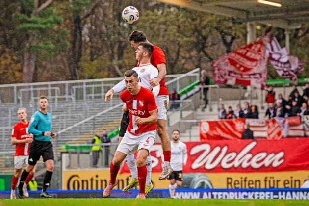 Soccer 3 Liga TSV Havelse SV Wehen Wiesbaden 01 11 25, Besfort Kolgeci Havelse , Moritz Flotho Wehen , Semi Belkahia Havelse ,