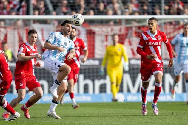Kevin Volland 31 TSV 1860 Muenchen , TSV 1860 Muenchen vs Energie Cottbus, 3 Liga, 13 Spieltag, 01 11 2025 DFB regulations prohibit any use of photographs as image sequences and or quasi video Muenchen Bayern Germany Copyright: xkolbert-press UlrichxGamelx