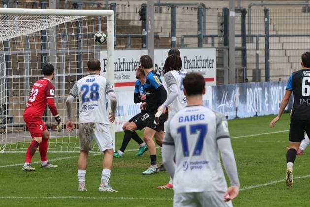 Lukas Gottwalt FSV Frankfurt, No. 13 scores 2 0 into the corner, Goal , Regionalliga, FSV Frankfurt Bayern Alzenau, Fußball Regionalliga Südwest 25 26, 15 Matchday, Season 2025 2026, 01 11 2025, Frankfurt PSD Bank Arena Germany