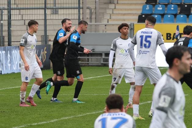 Lukas Gottwalt FSV Frankfurt, No. 13 scores 2-0 into the corner and celebrates with Tim Weißmann FSV Frankfurt, No. 4 , Goal , Regionalliga, FSV Frankfurt Bayern Alzenau, Fußball Regionalliga Südwest 25 26, 15 Spieltag, Saison 2025 2026, 01 11 2025, Frankfurt PSD Bank Arena Germany