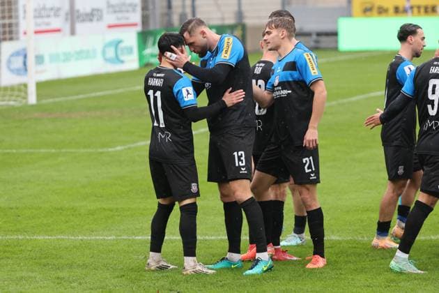 Goal scorers cheer among themselves, Ismail Harnafi FSV Frankfurt, No 11 cheers for goal 1 0 with Lukas Gottwalt FSV Frankfurt, No 13 , Goal celebration with his teammate , Regionalliga, FSV Frankfurt Bayern Alzenau, Fußball Regionalliga Südwest 25 26, 15 Spieltag, Saison 2025 2026, 01 11 2025, Frankfurt PSD Bank Arena Germany