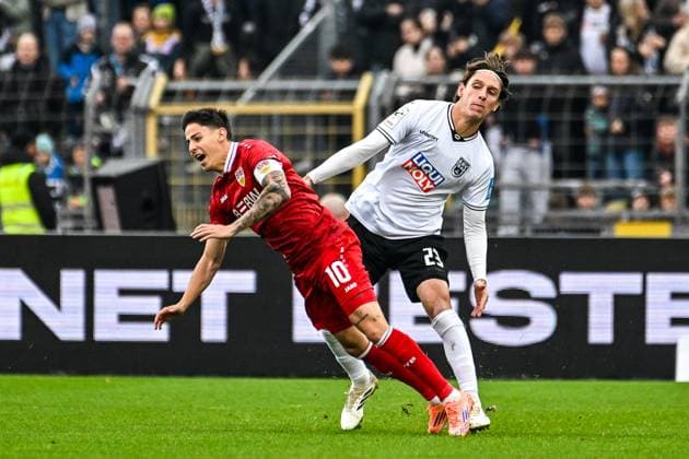 GER, 3 Liga, SSV Ulm 1846 vs VfB Stuttgart II 01 11 2025, Donaustadion, Ulm, GER, 3 Liga, SSV Ulm 1846 vs VfB Stuttgart II, pictured Nicolas Sessa Stuttgart, 10 , Max Julian Brandt SSV Ulm, 23 , Foul nordphotoxGmbHx xHafner nph00200