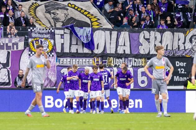 01 11 2025, Soccer, GER, Season, 3 Liga, Season 2025 2026, 13 Matchday, FC Erzgebirge Aue SSV Jahn Regensburg Cheering after the 1 0 by Erik Majetschak Aue DFL REGULATIONS PROHIBIT ANY USE OF PHOTOGRAPHS AS IMAGE SEQUENCES AND OR QUASI VIDEO