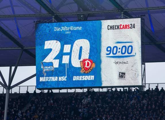 Soccer, Men, Season 2025 2026, 2 Bundesliga 11 Matchday , Hertha BSC Dynamo Dresden, Scoreboard with 2 0 Final Score, 01 11 2025, Copyright: xSebastianxRäppold MatthiasxKochx