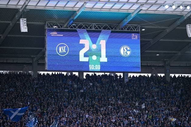 01 11 2025, Soccer, 2 Bundesliga, Season 2025 2026, Matchday 11, Karlsruher SC FC Schalke 04, Scoreboard final score xRHR PHOTO YYx Copyright: KROEGER RHR-FOTOx RHR-FOTO YY