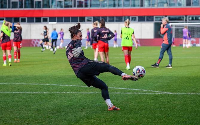 Germany 1 Womens Bundesliga 2025 26, 8 Matchday FC Bayern Munich Women vs SGS Essen Women, FC Bayern Campus Stadion Munich Maria Luisa Grohs, FC Bayern Munich Women, 1 Munich FC Bayern Campus Stadion Bayern Germany Copyright: xBenedictxChristx