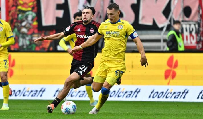 01 11 2025 Soccer Season 2025 2026 2 Soccer Bundesliga 11 Matchday 1 FC Nürnberg FCN Club Eintracht Braunschweig EBS BTSV Sportfoto Zink xwoxzix DFL regulations prohibit any use of photographs as image sequences and or quasi video only for editorial use Berkay Yilmaz 21, 1 FC Nürnberg FCN Sven Köhler Köhler 27, Eintracht Braunschweig BTSV EBS