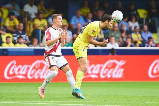 Jorge de Frutos (Rayo Vallecano) and Alfonso Pedraza (Villarreal CF) during the LaLiga EA Sports match between Villarreal CF and Rayo Vallecano at Estadio de la Ceramica on November 1, 2025 in Villarreal, Spain. (Photo by Maria Jose Segovia DeFodi Images) Jorge de Frutos Rayo Vallecano and Alfonso Pedraza Villarreal CF during the LaLiga EA Sports match between Villarreal CF and Rayo Vallecano at Estadio de la Ceramica on November 1, 2025 in Villarreal, Spain Photo by Maria Jose Segovia DeFodi Images