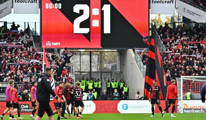 01 11 2025 Soccer Season 2025 2026 2 Soccer Bundesliga 11 Matchday 1 FC Nürnberg FCN Club Eintracht Braunschweig EBS BTSV Sportfoto Zink xwoxzix DFL regulations prohibit any use of photographs as image sequences and or quasi video only for editorial use Final result on scoreboard