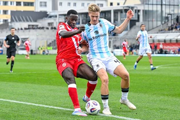 v li Merveille Biankadi Cottbus, 37 Clemens Lippmann TSV 1860, 41 in duel, duel, tackle, dynamic, action, action, 01 11 2025, Munich Germany , Football, 3 Liga, TSV 1860 München FC Energie Cottbus, DFB DFL REGULATIONS PROHIBIT ANY USE OF PHOTOGRAPHS AS IMAGE SEQUENCES AND OR QUASI VIDEO xslx
