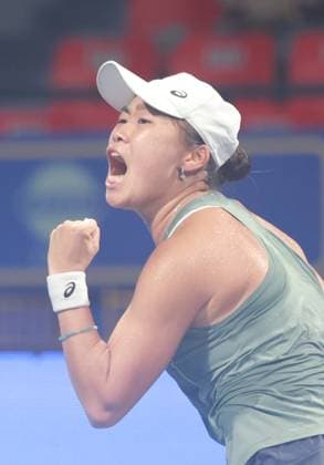 CHENNAI OPEN WTA, Tennis Damen 250 Chennai Open WTA 250 : Semi Finals Singles L Tararudee (THA) Vs TJen (INA) TJen won by 6-7,6-7 and entered finals TJen in action Chennai SDAT Stadium, Nungambakkam. India Copyright: xSukumarxSukumarx