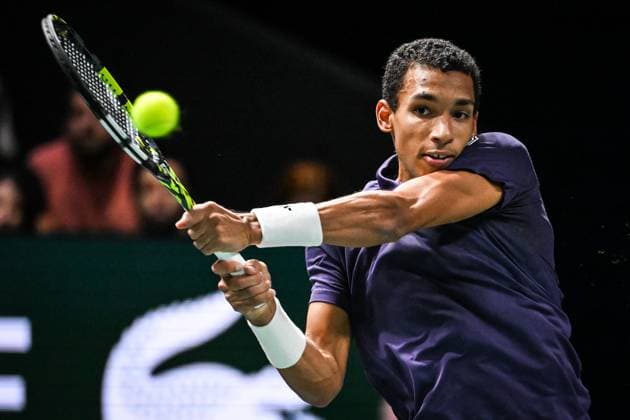 November 1, 2025, Nanterre, France, France: Felix AUGER-ALIASSIME of Canada during the sixth day of the Rolex Paris Masters 1000 tennis tournament at Accor Arena on November 01, 2025 in Nanterre near Paris, France. Nanterre France - ZUMAm308 20251101_zsp_m308_006 Copyright: xMatthieuxMirvillex