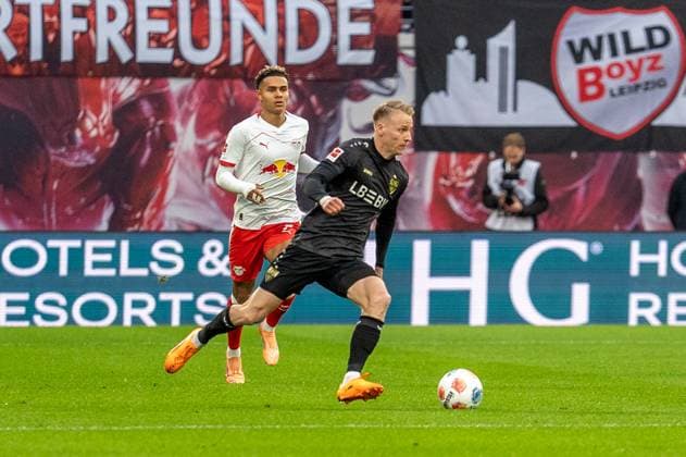Germany, Football, 1 Bundesliga, Matchday 9, 2025 2026, RB Leipzig VfB Stuttgart on 01 11 in Leipzig Red Bull Arena Chris Führich VfB Stuttgart 10 Copyright: xSvenxHeidmannx