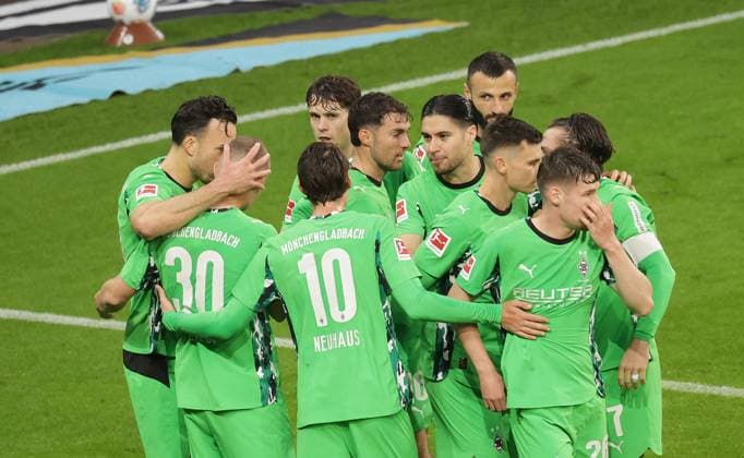 Goal celebration 0 1 by Haris Tabakovic Borussia Moenchengladbach Football, 1 BL, Season 2025 2026, Men, FC St Pauli vs Borussia Moenchengladbach, Millerntor Stadion DFL REGULATIONS PROHIBIT ANY USE OF PHOTOGRAPHS AS IMAGE SEQUENCES AND OR QUASI VIDEO
