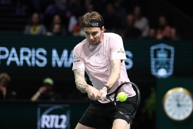 ROLEX PARIS MASTERS TENNIS 2025 Thierry Larret MAXPPP - Nanterre (92) 01 11 2025 Thierry Larret Maxppp. Tennis. Rolex Paris Masters. Paris La Defense, Nanterre (92). Du 25 octobre au 2 novembre 2025. Samedi 1er novembre 2025. Demi-Finale : Alexander BUBLIK (KAZ) vs Felix AUGER-ALIASSIME (CAN). Nanterre (92) PARIS LA DEFENSE ARENA ILE DE FRANCE FRANCE  Copyright: xMAXPPPxThierryxLarretx TLR202511018864 TLR202511018864