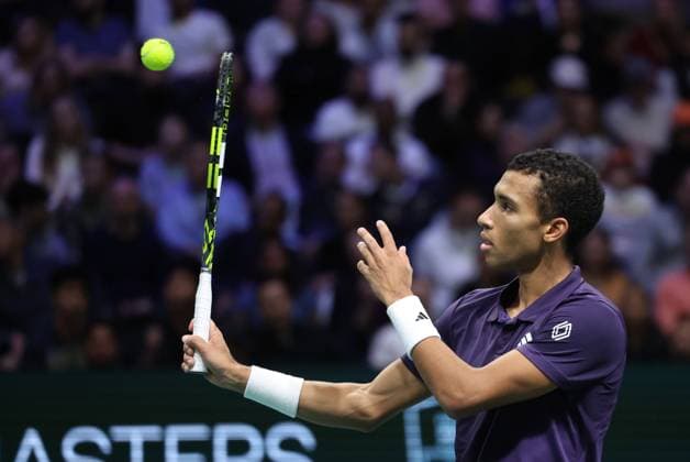 ROLEX PARIS MASTERS TENNIS 2025 Thierry Larret MAXPPP - Nanterre (92) 01 11 2025 Thierry Larret Maxppp. Tennis. Rolex Paris Masters. Paris La Defense, Nanterre (92). Du 25 octobre au 2 novembre 2025. Samedi 1er novembre 2025. Demi-Finale : Alexander BUBLIK (KAZ) vs Felix AUGER-ALIASSIME (CAN). Nanterre (92) PARIS LA DEFENSE ARENA ILE DE FRANCE FRANCE  Copyright: xMAXPPPxThierryxLarretx TLR202511018869 TLR202511018869