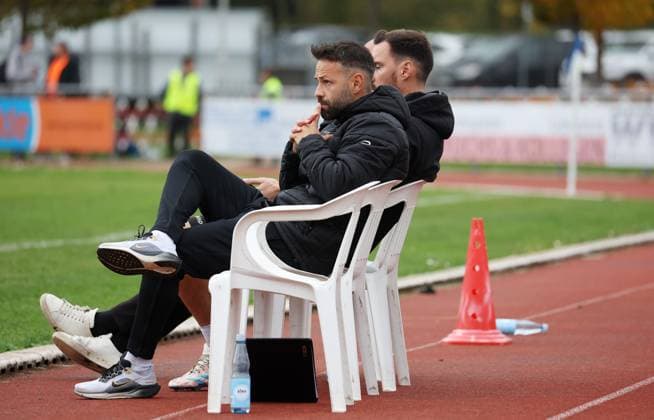 BAU 01 11 2025 Freiberg am Neckar Soccer SGV Freiberg vs SG Barockstadt Fulda Lehnerz, Co Coach Asilhan Yildiz Freiberg