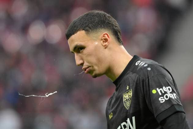Bilal El Khannouss VfB Stuttgart spits out RB Leipzig vs VfB Stuttgart, Football, 1 Bundesliga, Matchday 9, Season 2025 2026, 01 11 2025 DFB DFL REGULATIONS PROHIBIT ANY USE OF PHOTOGRAPHS AS IMAGE SEQUENCES AND OR QUASI VIDEO RB Leipzig vs VfB Stuttgart, Football, 1 Bundesliga, Matchday 9, Season 2025 2026, 01 11 2025 Leipzig Copyright: xEibner-Pressefoto BertxHarzerx EP_BHR