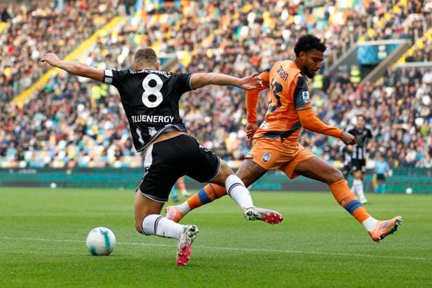 Udinese Calcio v Atalanta BC - Serie A Jesper Karlstrom of Udinese plays against Ederson Jose dos Santos Lourenco da Silva of Atalanta during the 2026 Italian Serie A ENILIVE 2025 26 football match between Udinese and Atalanta at Bluenergy Stadium in Udine, Italy, on November 1, 2025. Udine Friuli Venezia Giulia Italy  Copyright: xMattiaxRadonix originalFilename:radoni-italians251101_npd33.jpg