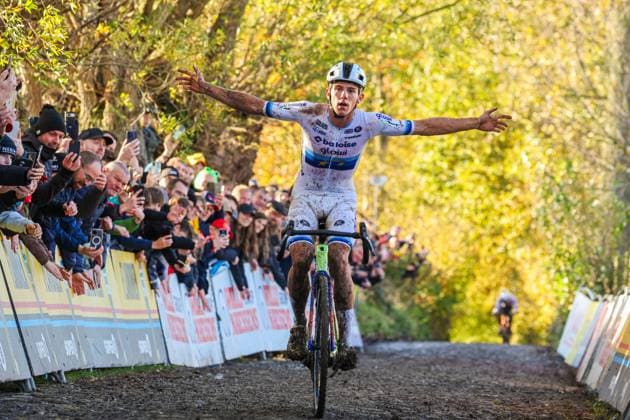 X²O Badkamers Trofee Koppenbergcross OUDENAARDE, BELGIUM - NOVEMBER 01 : Nys Thibau (BEL) of Baloise Glowi Lions celebrating his victory during the X²O Badkamers Trofee Koppenbergcross pictured on November 01, 2025 in Oudenaarde, Belgium, 01 11 2025 Oudenaarde Belgium  Copyright: xGbax