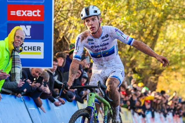 X²O Badkamers Trofee Koppenbergcross OUDENAARDE, BELGIUM - NOVEMBER 01 : Nys Thibau (BEL) of Baloise Glowi Lions celebrating his victory during the X²O Badkamers Trofee Koppenbergcross pictured on November 01, 2025 in Oudenaarde, Belgium, 01 11 2025 Oudenaarde Belgium  Copyright: xGbax