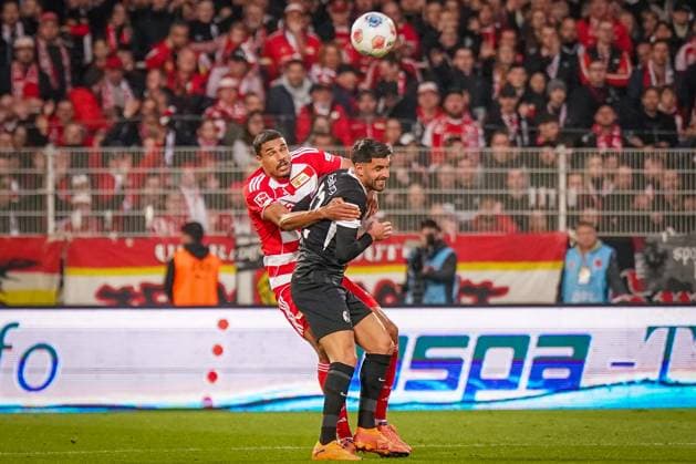Germany Soccer Bundesliga 2025 26, 9 Matchday 1 FC Union Berlin vs SC Freiburg An der Alten Försterei Berlin Vincenzo Grifo SC Freiburg, 32 Danilho Doekhi 1 FC Union Berlin, 5 Berlin Germany Copyright: xJOERANxSTEINSIEKx