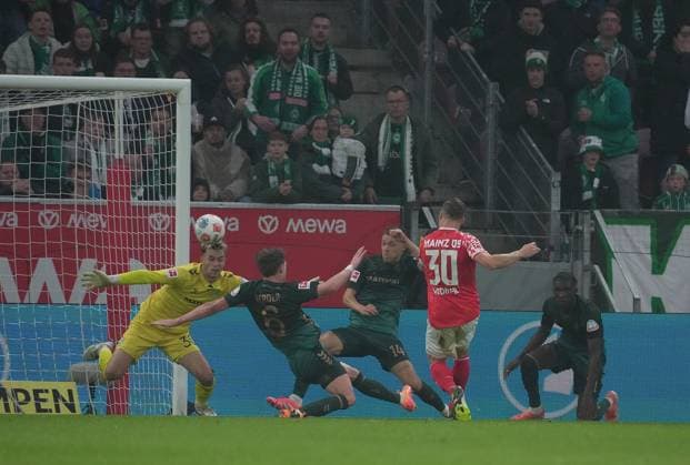 GER, 1 FBL, 1 FSV Mainz 05 vs Werder Bremen 01 11 2025, MEWA Arena, Mainz, GER, 1 FBL, 1 FSV Mainz 05 vs Werder Bremen , in picture Silvan Widmer Mainz scores the goal for 1 0 DFL regulations prohibit any use of photographs as image sequences and or quasi video nordphotoxGmbHx xBratic nph00250