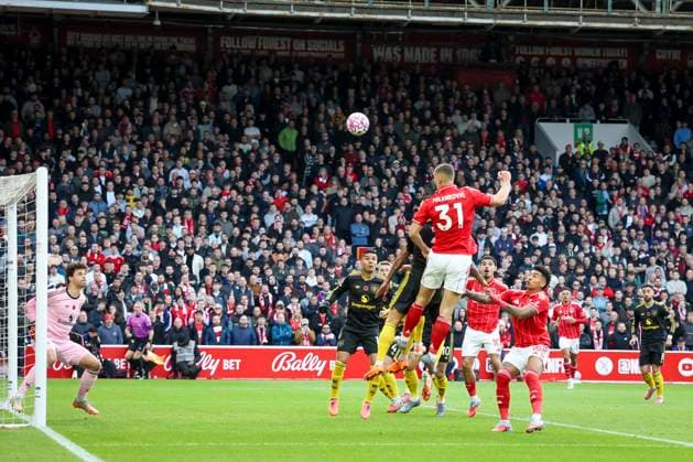 Nottingham Forest v Manchester United, ManU Premier League Nottingham Forest defender Nikola Milenkovic (31) heads the ball at goal Manchester United goalkeeper Senne Lammens (31) during the Nottingham Forest v Manchester United Premier League match at the City Ground, West Bridgford, England on 1 November 2025 Credit: Phil Duncan Every Second Media Editorial use only. All images are copyright Every Second Media Limited. No images may be reproduced without prior permission. All rights reserved. Premier League and Football League images are subject to licensing agreements with Football DataCo Limited. see https: www.football-dataco.com Copyright: xIMAGO EveryxSecondxMediax ESM-1648-0003 PhilxDuncanx xEveryxSecondxMediax