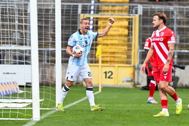 3 Liga 25 26 1 BL 25 26 TSV 1860 München FC Energie Cottbus on 01 11 2025 at Staedtisches Stadion an der Gruenwalder Straße in Muenchen Cheering, goal celebration, goal scorer, goal scorer Sigurd Haugen Muenchen cheers after his goal for 3 0 MT