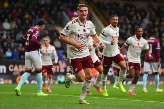 Burnley, England, 1st November 2025. Viktor Gyokeres of Arsenal celebrates after scoring a goal to make it 0-1 during the Burnley vs Arsenal Premier League match at Turf Moor, Burnley. Picture credit should read: James Baylis Sportimage EDITORIAL USE ONLY. No use with unauthorised audio, video, data, fixture lists, club league logos or live services. Online in-match use limited to 120 images, no video emulation. No use in betting, games or single club league player publications. SPI_016_JB_BURN_ARSEN SPI-4251-0016